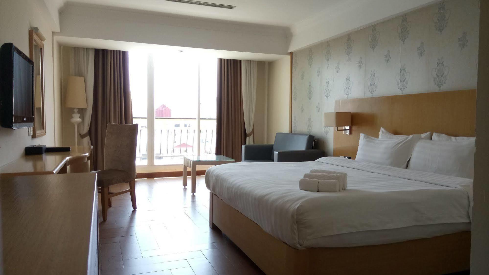 Discovery Hotel Phnom Penh Eksteriør billede