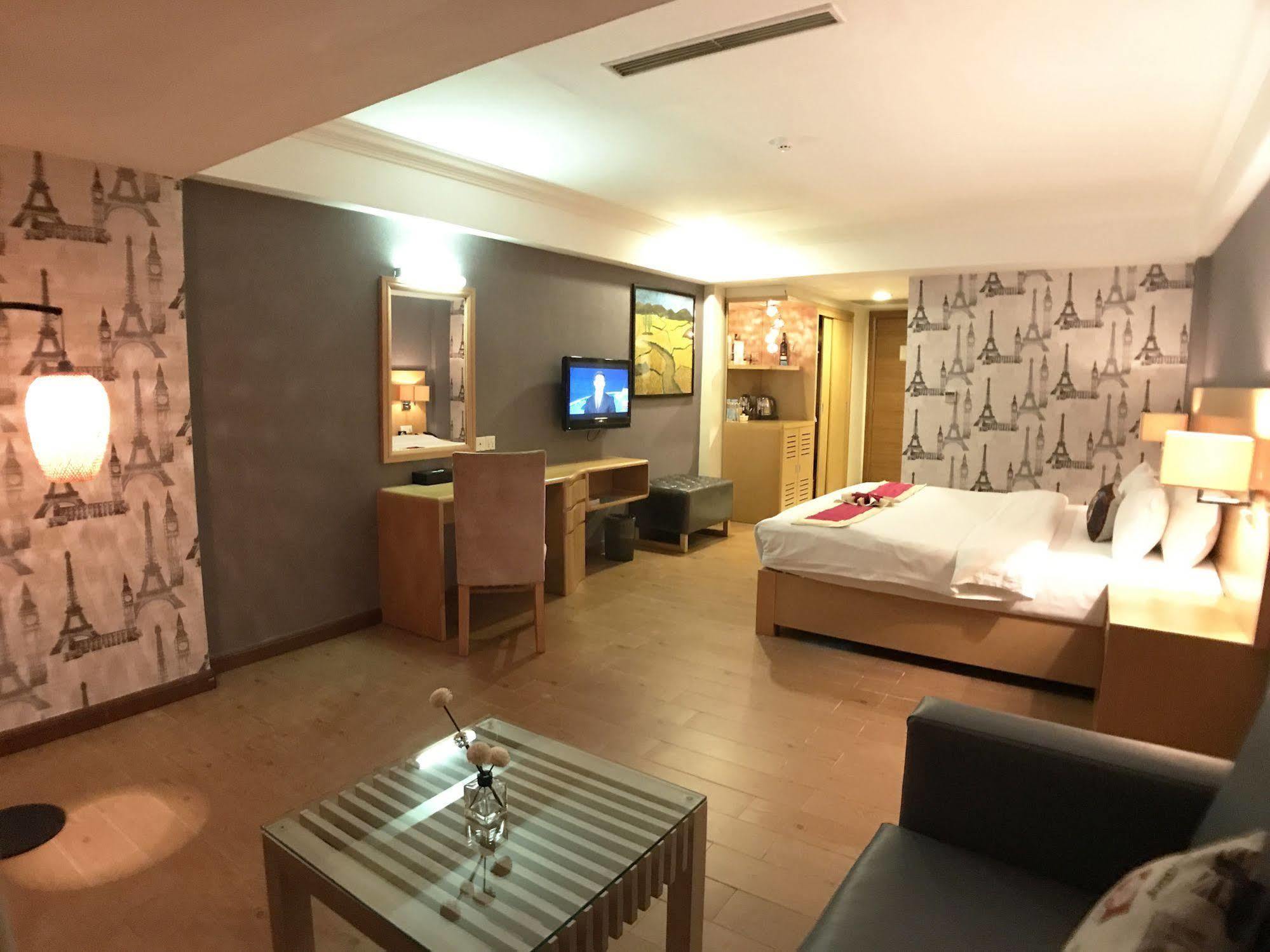Discovery Hotel Phnom Penh Eksteriør billede